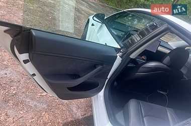 Седан Tesla Model 3 2021 в Киеве