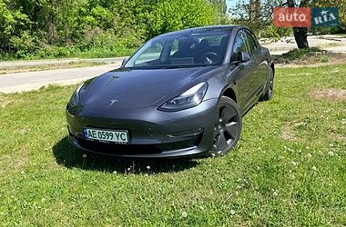 Седан Tesla Model 3 2023 в Днепре