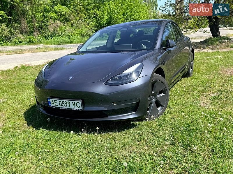 Седан Tesla Model 3 2023 в Днепре