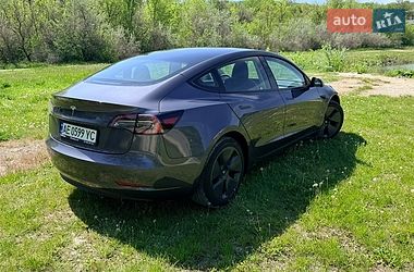 Седан Tesla Model 3 2023 в Днепре