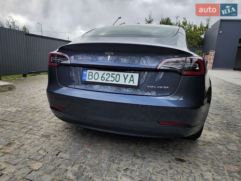Седан Tesla Model 3 2022 в Тернополе