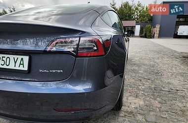 Седан Tesla Model 3 2022 в Тернополе