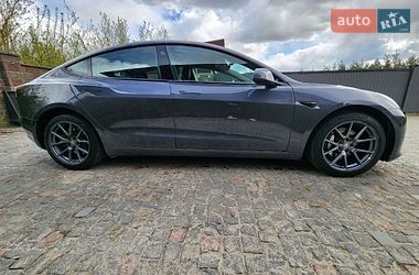 Седан Tesla Model 3 2022 в Тернополе