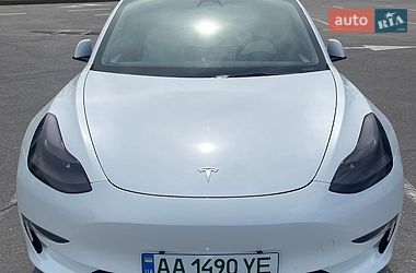 Седан Tesla Model 3 2022 в Киеве