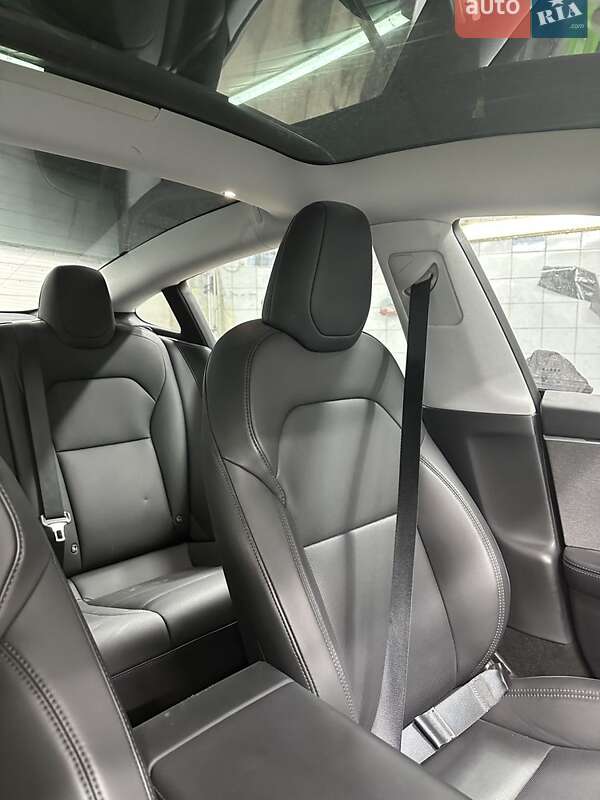 Седан Tesla Model 3 2024 в Киеве