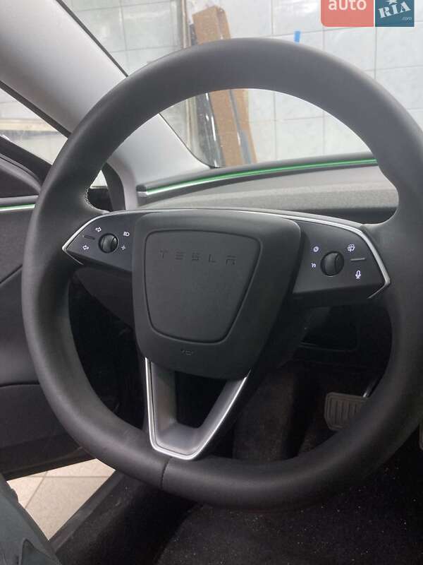 Седан Tesla Model 3 2024 в Киеве