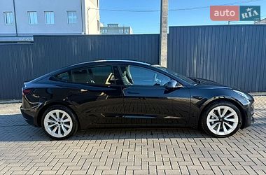 Седан Tesla Model 3 2021 в Ровно
