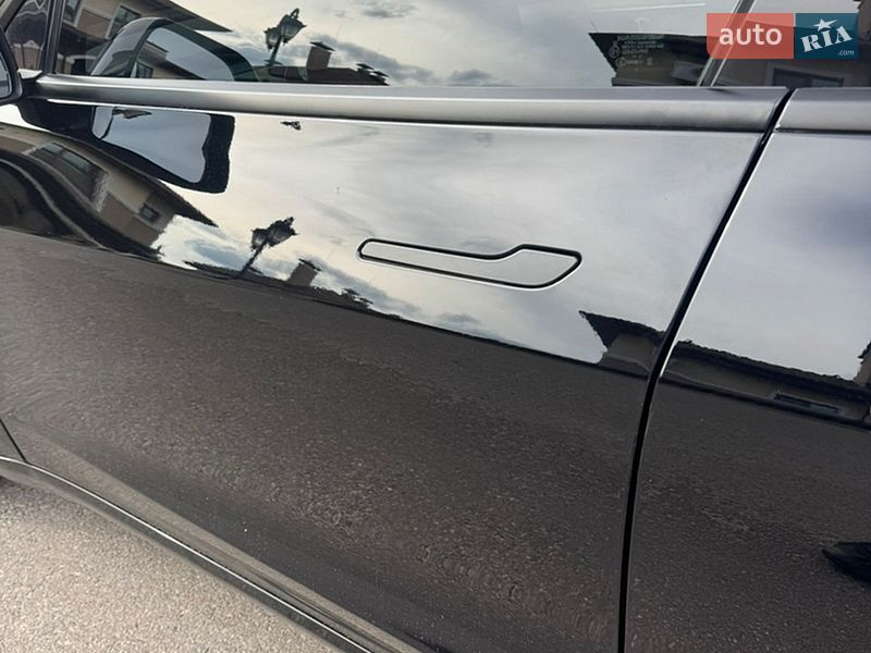 Седан Tesla Model 3 2022 в Киеве