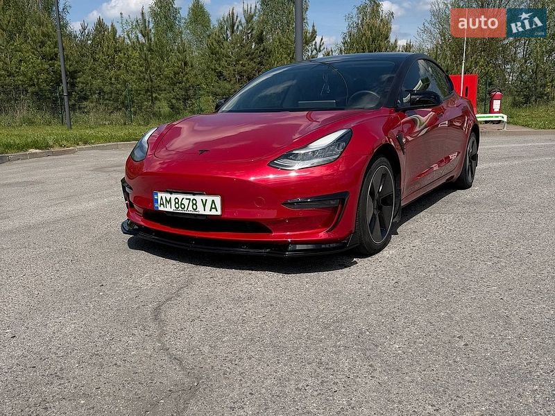 Седан Tesla Model 3 2020 в Житомирі