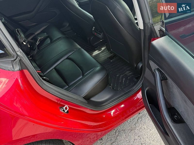 Седан Tesla Model 3 2020 в Житомирі