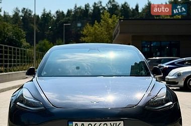 Седан Tesla Model 3 2019 в Львові