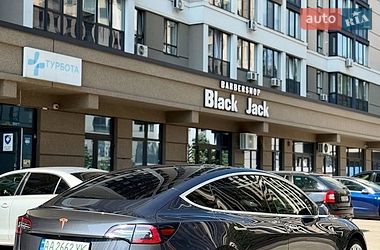 Седан Tesla Model 3 2019 в Львові