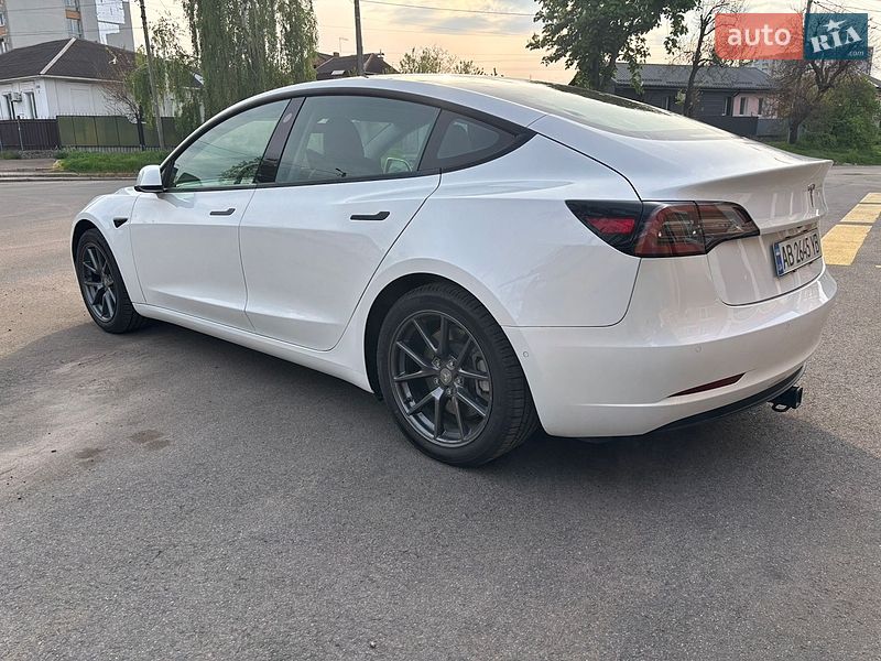 Седан Tesla Model 3 2022 в Черкассах