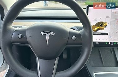 Седан Tesla Model 3 2022 в Черкассах