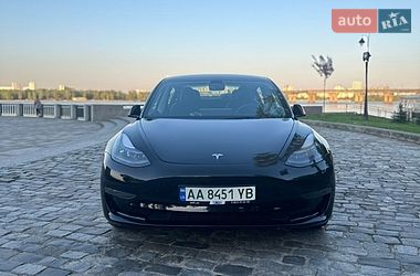 Седан Tesla Model 3 2023 в Києві