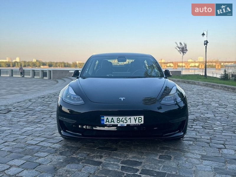Tesla Model 3 2023
