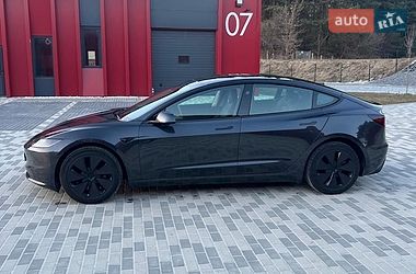 Седан Tesla Model 3 2024 в Львове