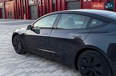 Седан Tesla Model 3 2024 в Львове