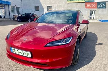 Седан Tesla Model 3 2024 в Чернигове