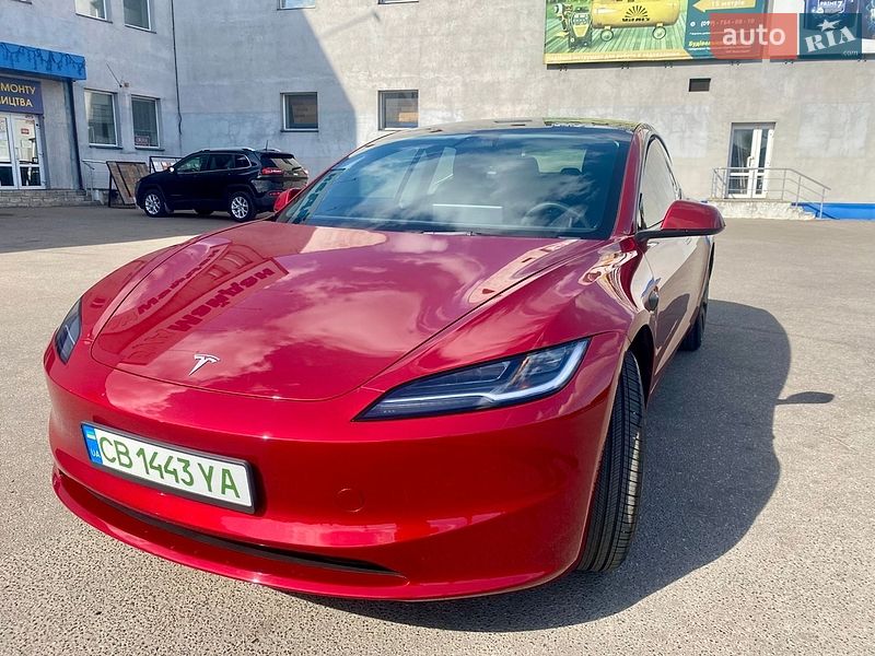 Tesla Model 3 2024