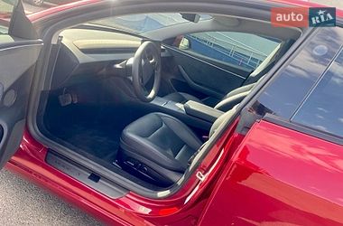 Седан Tesla Model 3 2024 в Чернигове