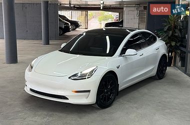 Седан Tesla Model 3 2019 в Одесі