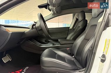 Седан Tesla Model 3 2019 в Одесі
