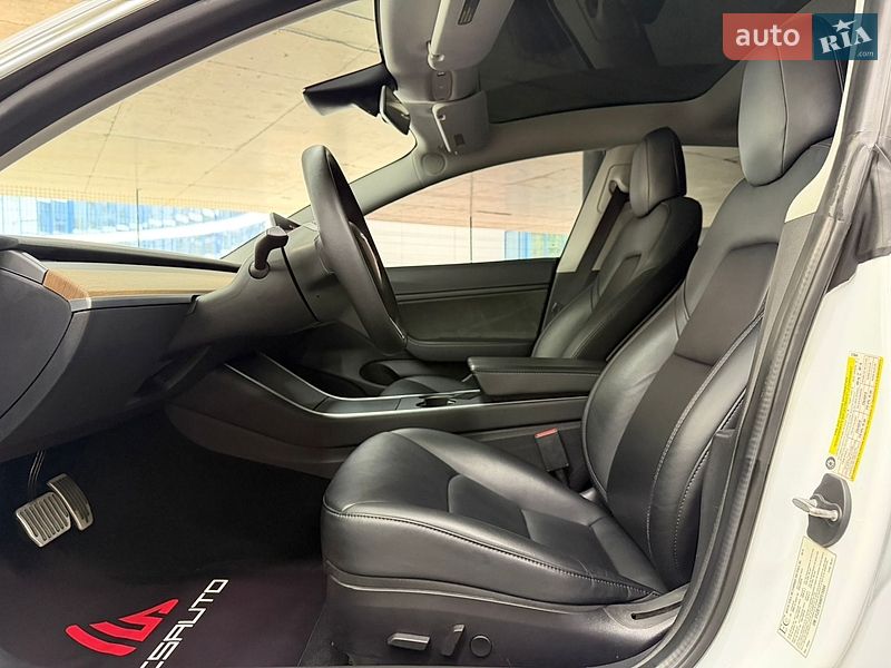 Седан Tesla Model 3 2019 в Одесі