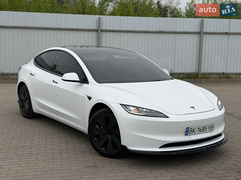 Tesla Model 3 2025