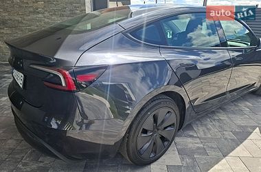 Седан Tesla Model 3 2025 в Ровно