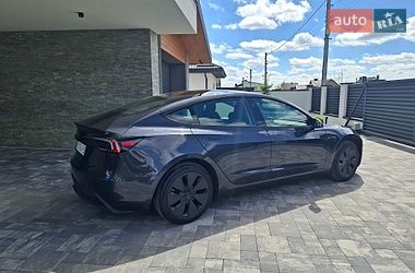 Седан Tesla Model 3 2025 в Ровно