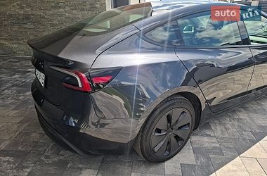 Седан Tesla Model 3 2025 в Ровно