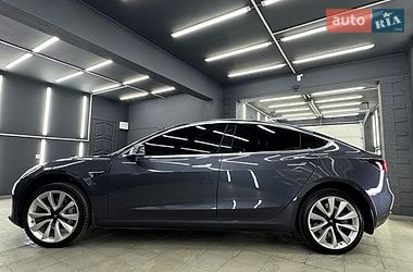 Седан Tesla Model 3 2019 в Коломые