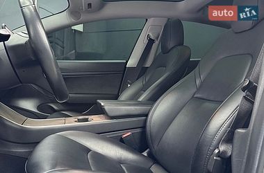 Седан Tesla Model 3 2019 в Коломые