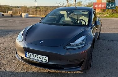 Седан Tesla Model 3 2020 в Києві