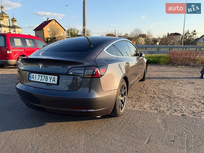 Седан Tesla Model 3 2020 в Киеве