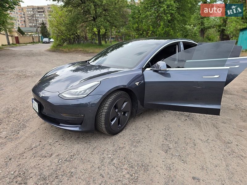 Седан Tesla Model 3 2020 в Киеве
