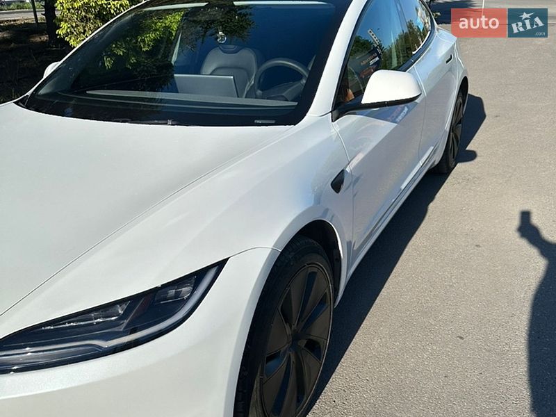 Седан Tesla Model 3 2024 в Тернополі