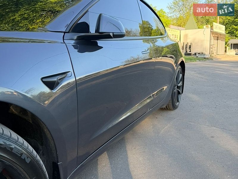 Седан Tesla Model 3 2021 в Львове