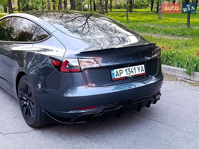 Седан Tesla Model 3 2021 в Запоріжжі