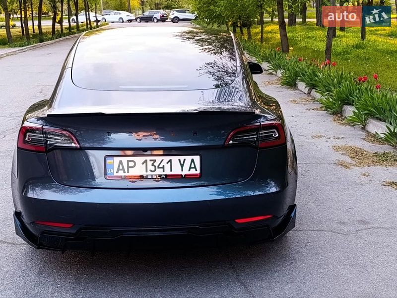 Седан Tesla Model 3 2021 в Запоріжжі