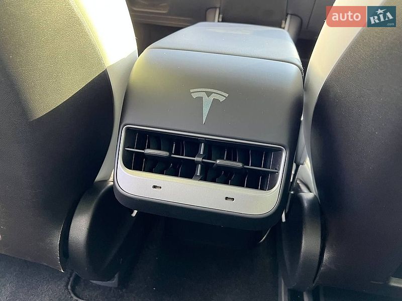 Седан Tesla Model 3 2020 в Запорожье