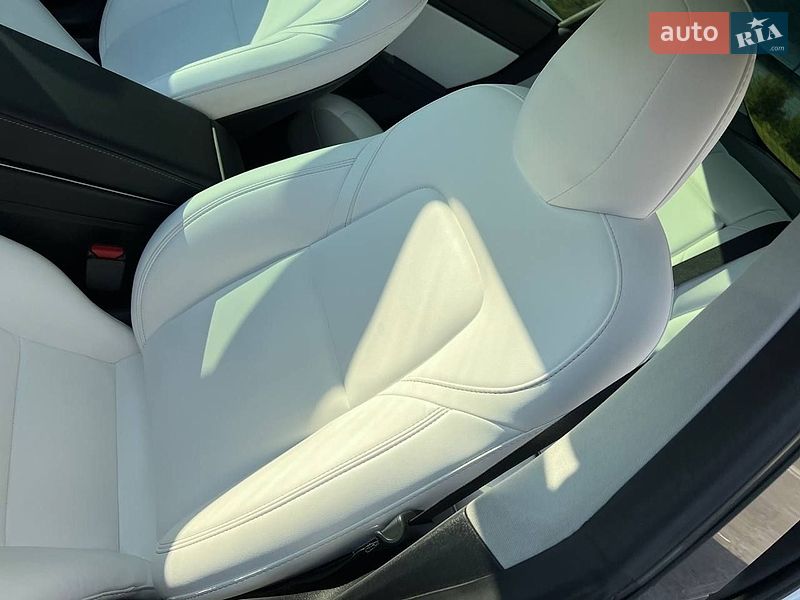 Седан Tesla Model 3 2020 в Запорожье
