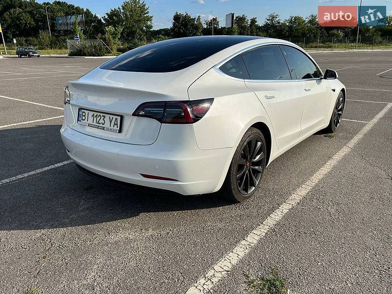 Седан Tesla Model 3 2020 в Запорожье