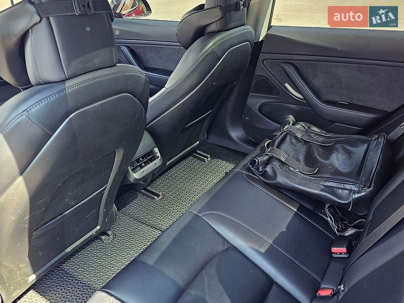 Седан Tesla Model 3 2018 в Днепре
