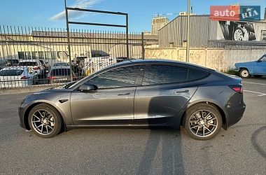 Седан Tesla Model 3 2023 в Киеве