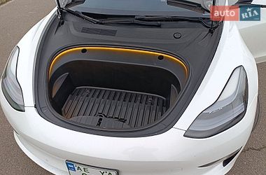 Седан Tesla Model 3 2022 в Кривом Роге