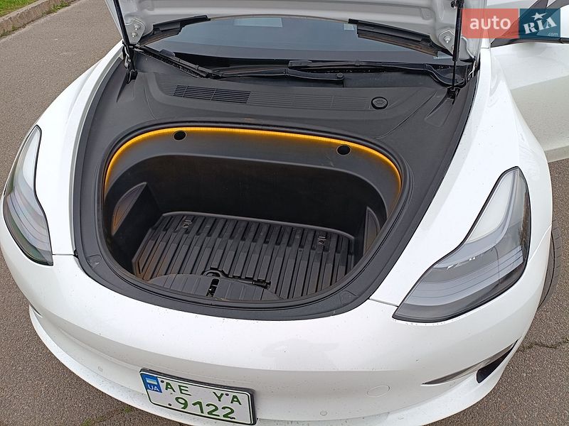 Седан Tesla Model 3 2022 в Кривом Роге