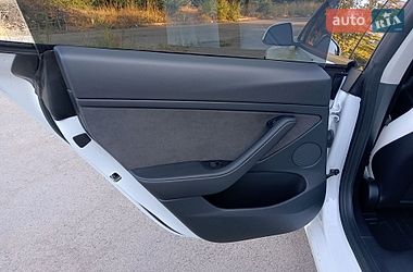 Седан Tesla Model 3 2022 в Кривом Роге