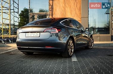 Седан Tesla Model 3 2018 в Києві